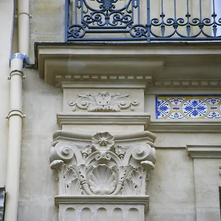 Delambre Hotel 3*