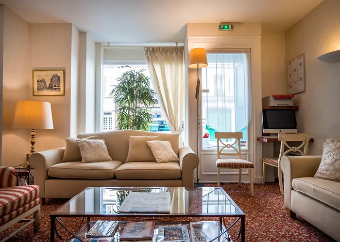 Delambre Hotel 3*