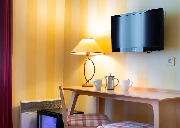 Delambre Hotel 3*