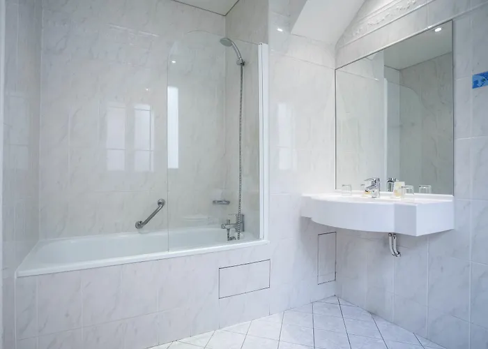 Delambre Hotel 3*
