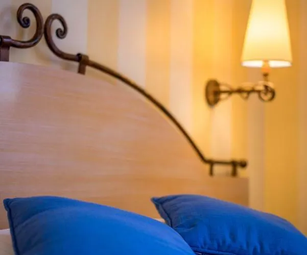 Delambre Hotel Parijs