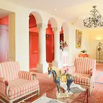 Hotel Delambre Paris