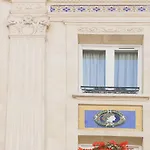 Hotel Delambre 3*