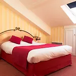 Delambre Hotel