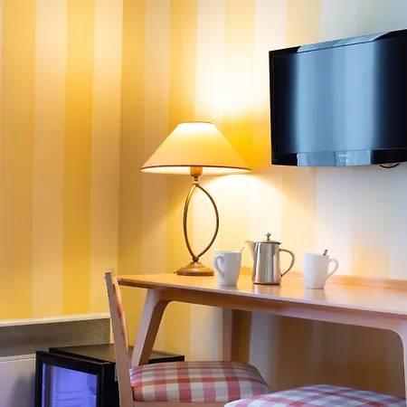 Delambre Hotel 3*