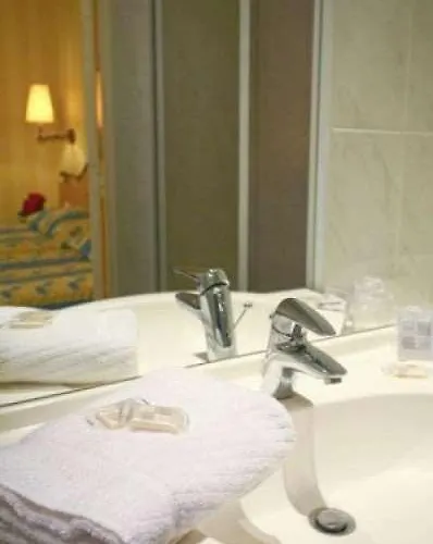 Delambre Hotel 3*