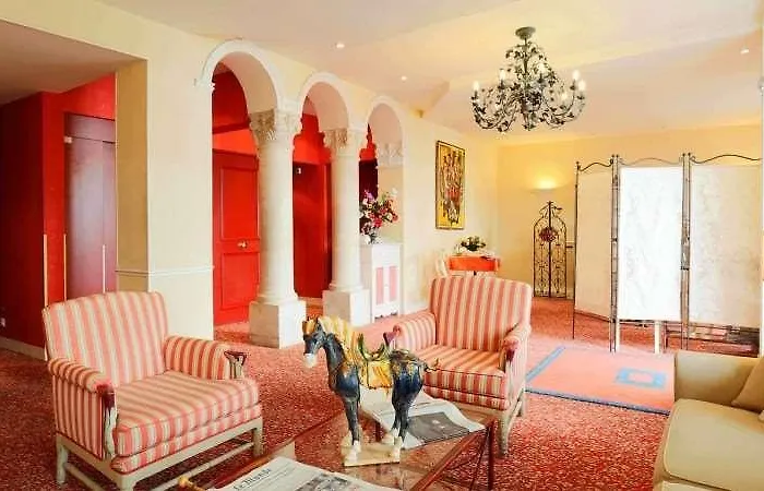 Delambre Hotel 3*